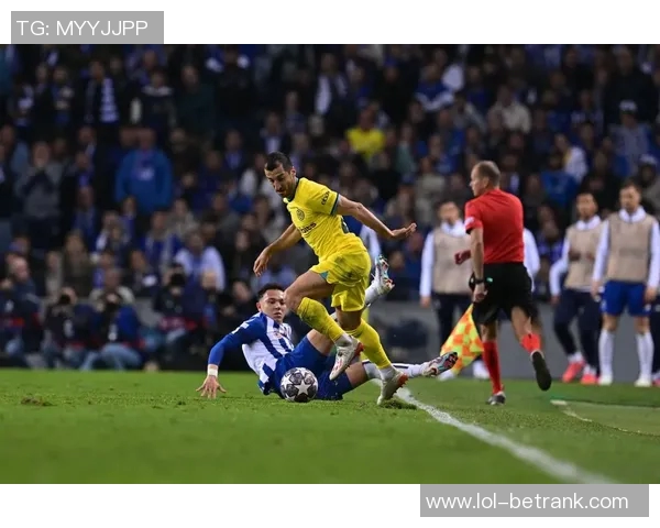 波尔图逆转国米激战四球大战全场沸腾瞬间回顾与分析